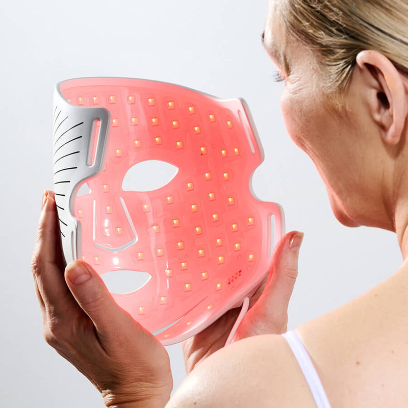 CurrentBody Skin LED Ansiktsmask med Rödljusterapi: Serie 2
