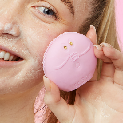 FOREO LUNA™ play smart 2 Smart Skin Analysis And Facial Cleansing Device